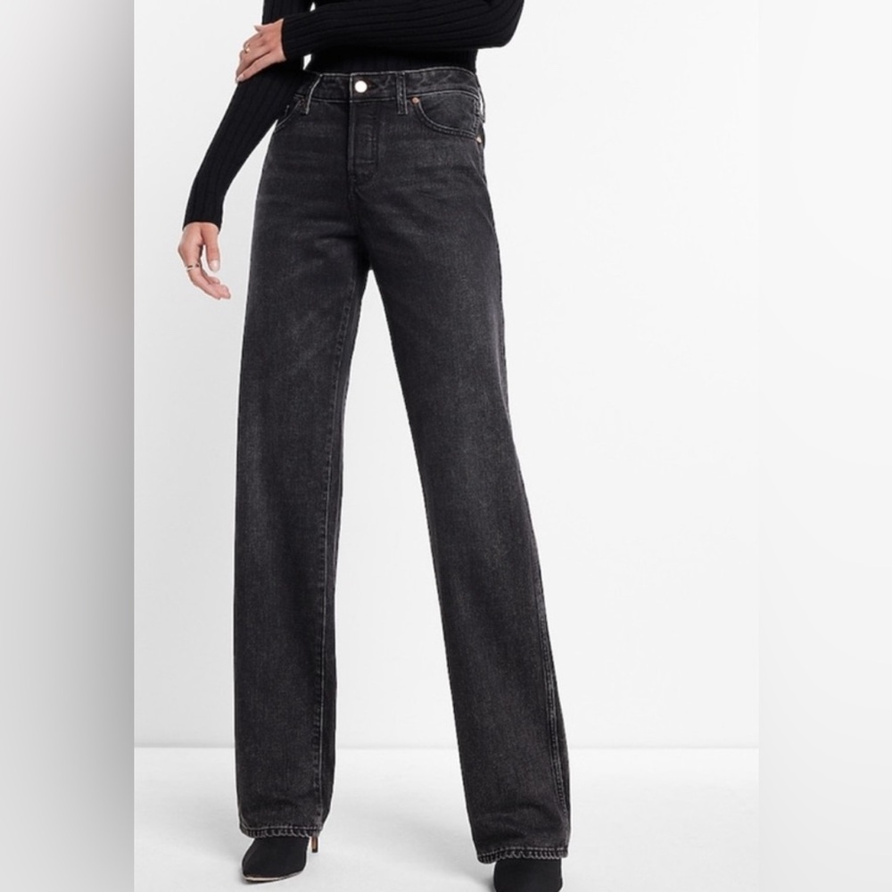 Women's Black High-Waisted Jeans